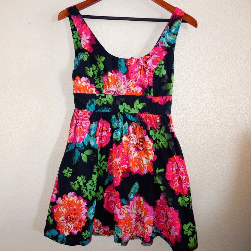 Sequin hearts tie back party dress floral size 5 tulle pink black casual special